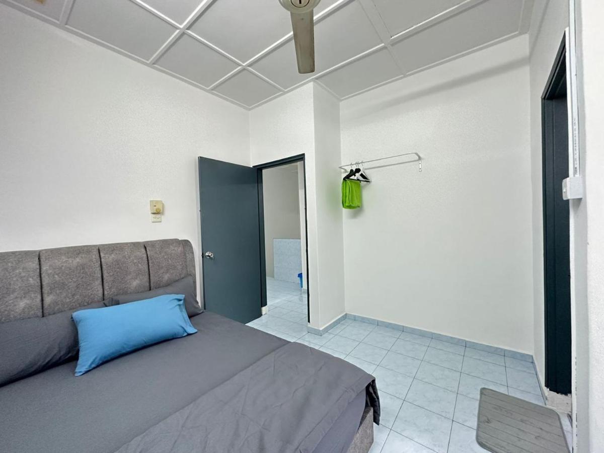 Permas Double Storey 8 Pax Wifi Netflix Rumah percutian *