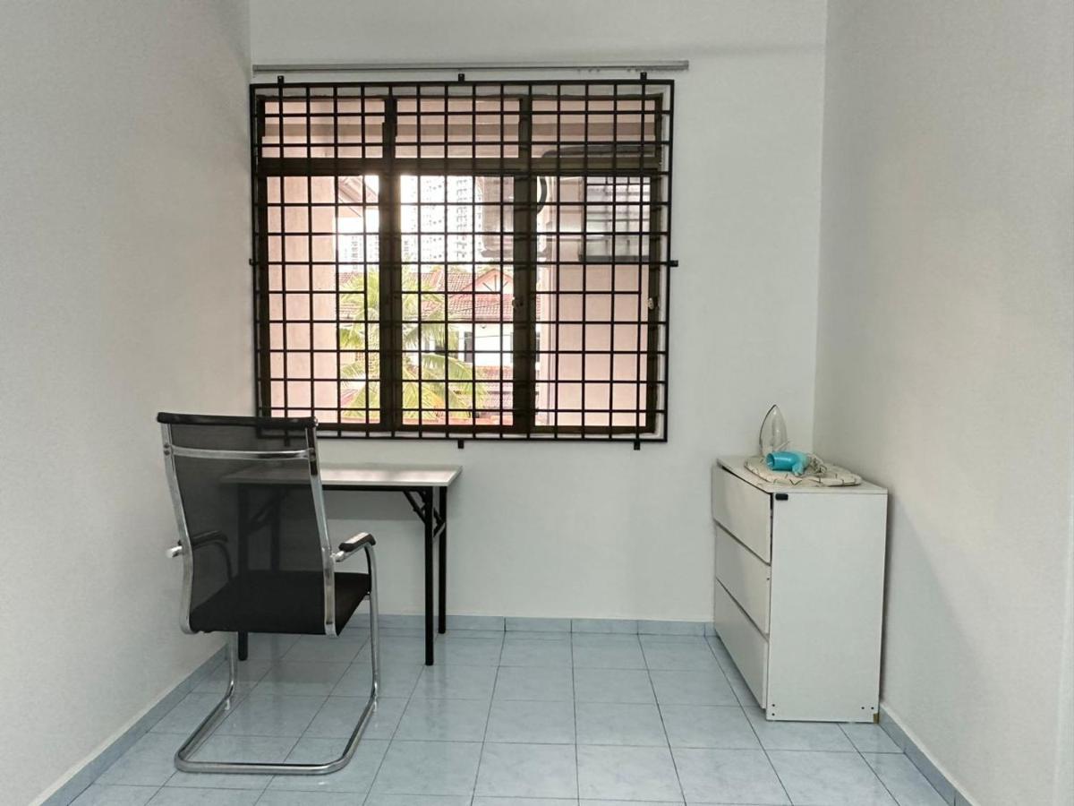 Permas Double Storey 8 Pax Wifi Netflix * Johor Bahru