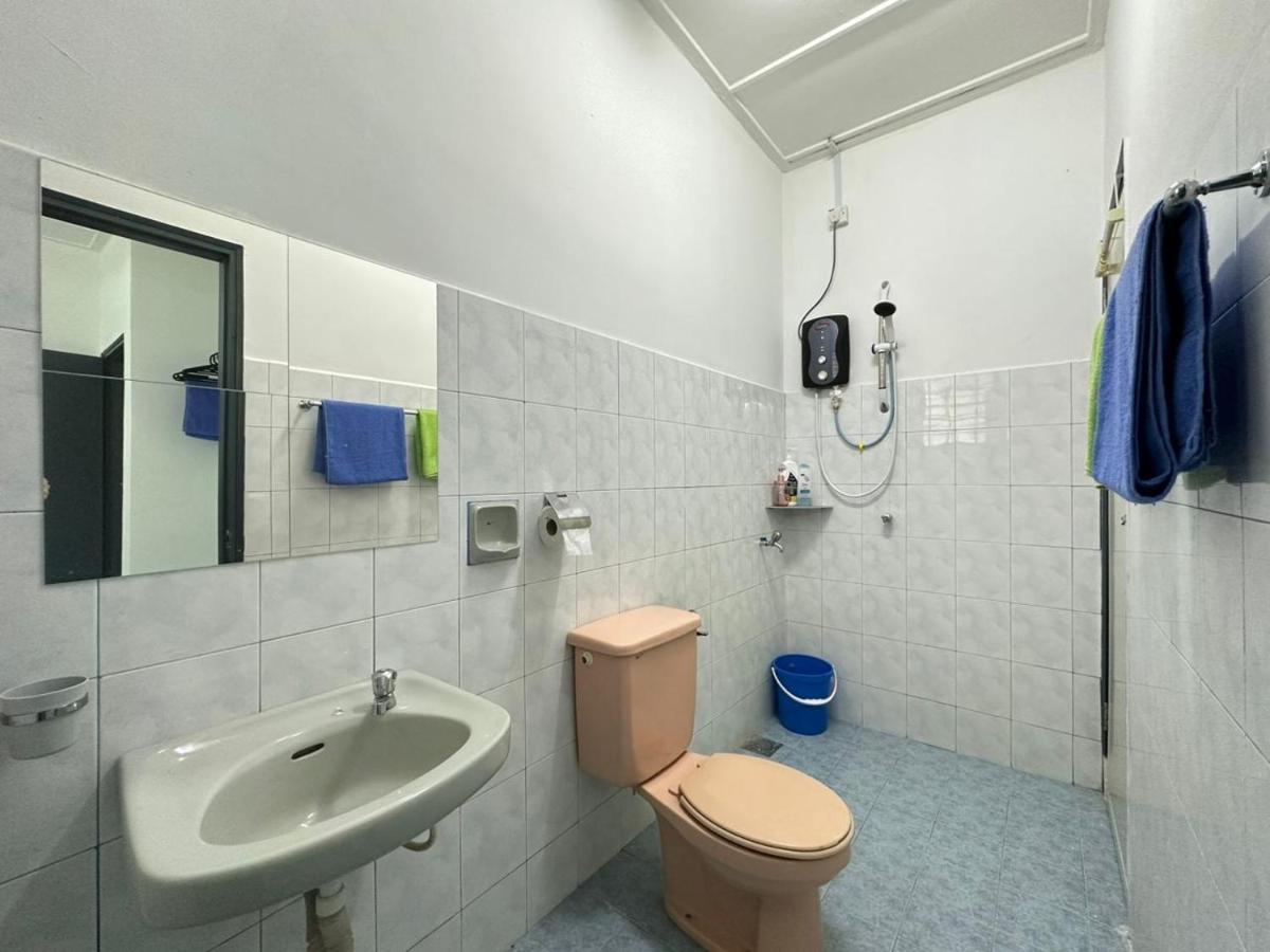 Permas Double Storey 8 Pax Wifi Netflix Rumah percutian *